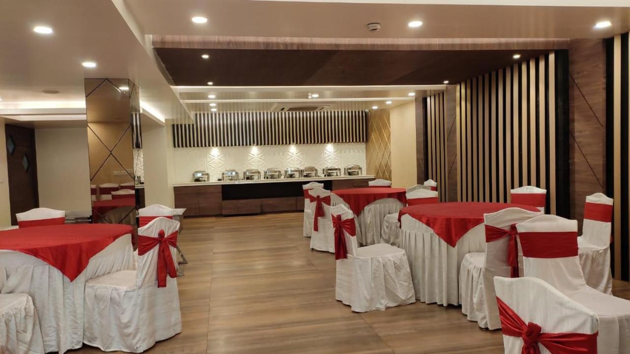 Hotel Poseidon Inn Lucknow Zewnętrze zdjęcie