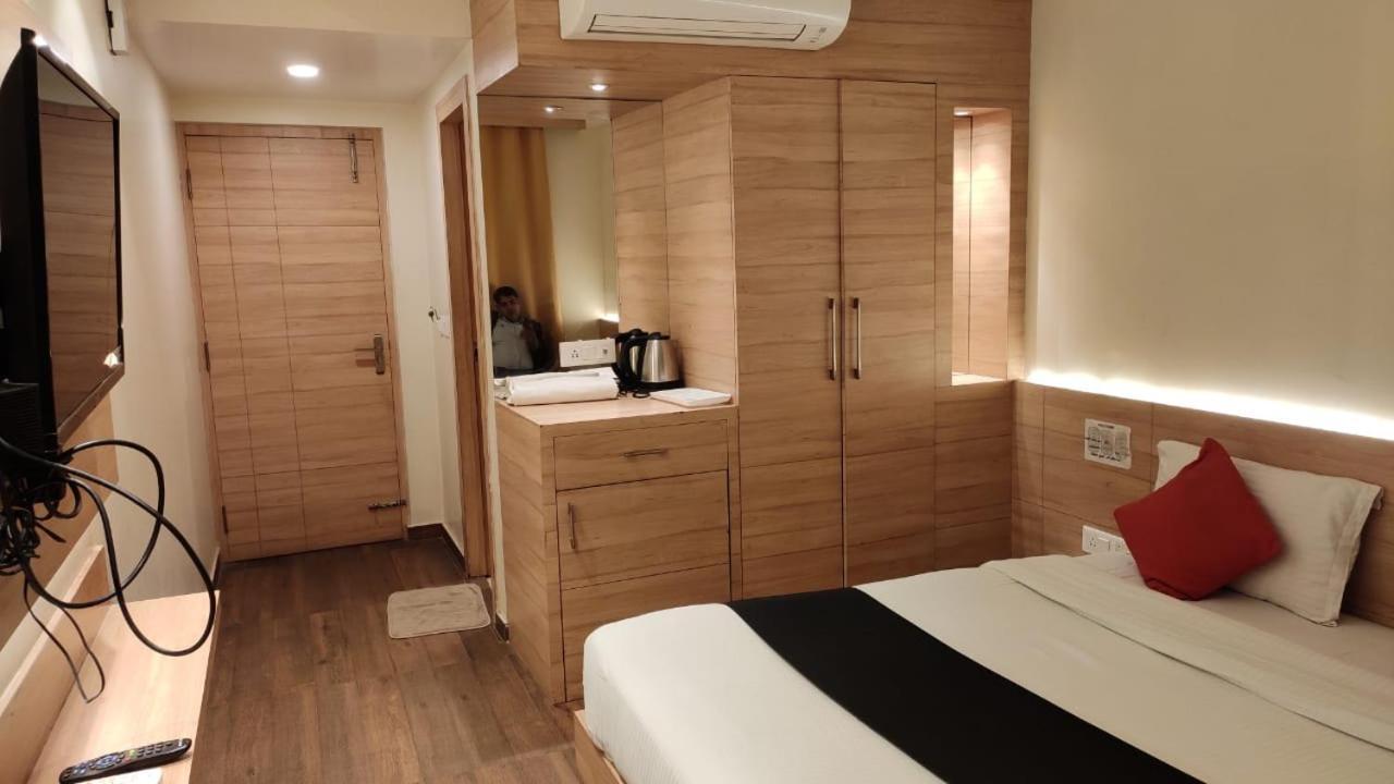 Hotel Poseidon Inn Lucknow Zewnętrze zdjęcie